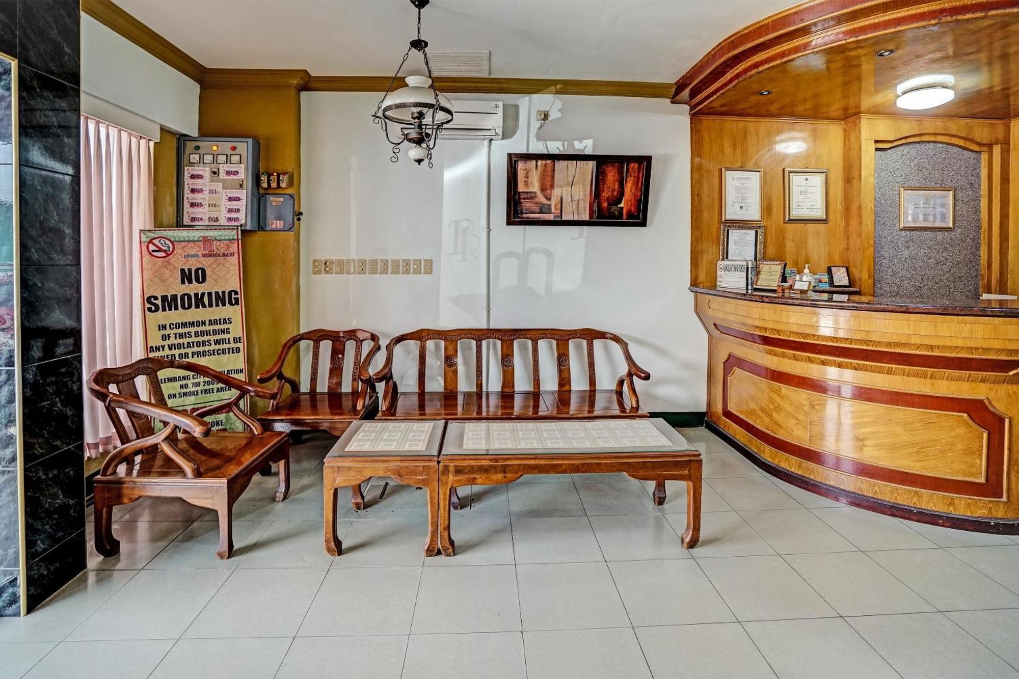 Super Oyo 91805 Hotel Wisma Bari Palembang Esterno foto