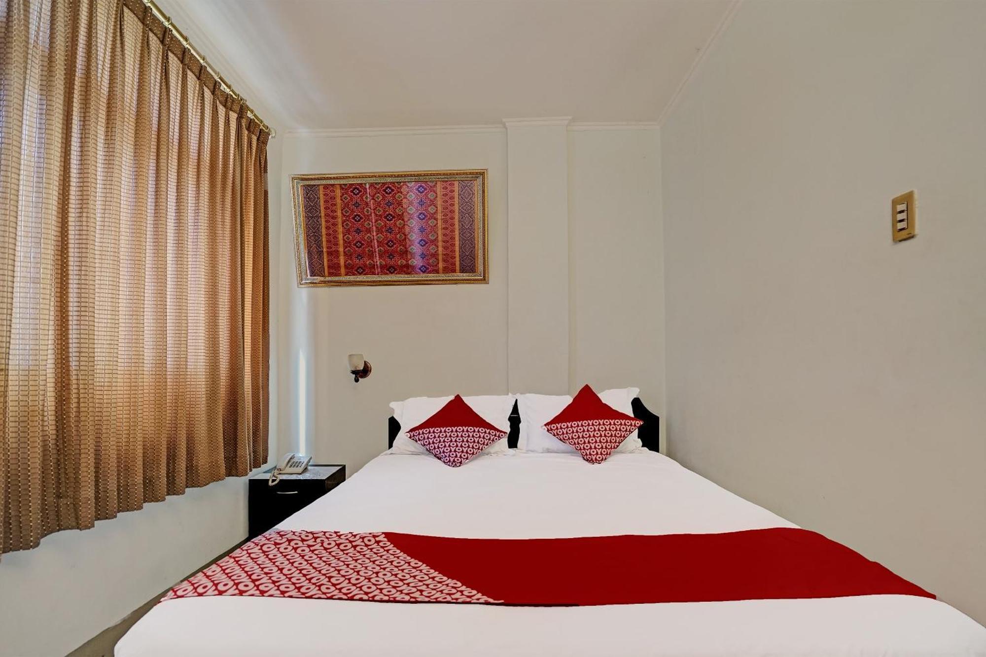 Super Oyo 91805 Hotel Wisma Bari Palembang Esterno foto