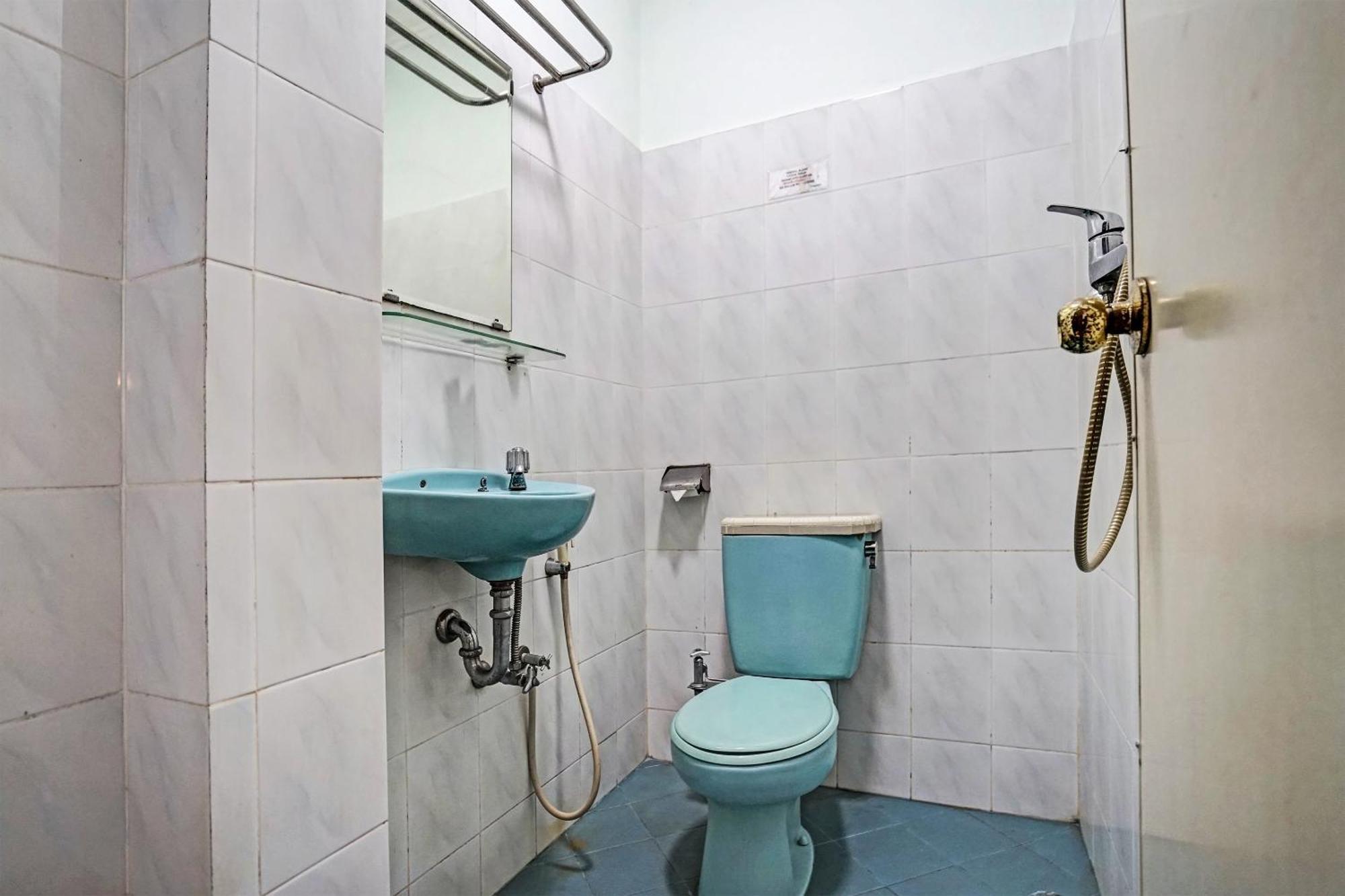 Super Oyo 91805 Hotel Wisma Bari Palembang Esterno foto