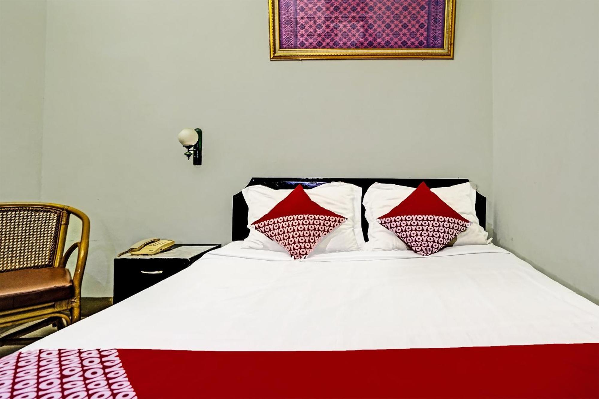 Super Oyo 91805 Hotel Wisma Bari Palembang Esterno foto