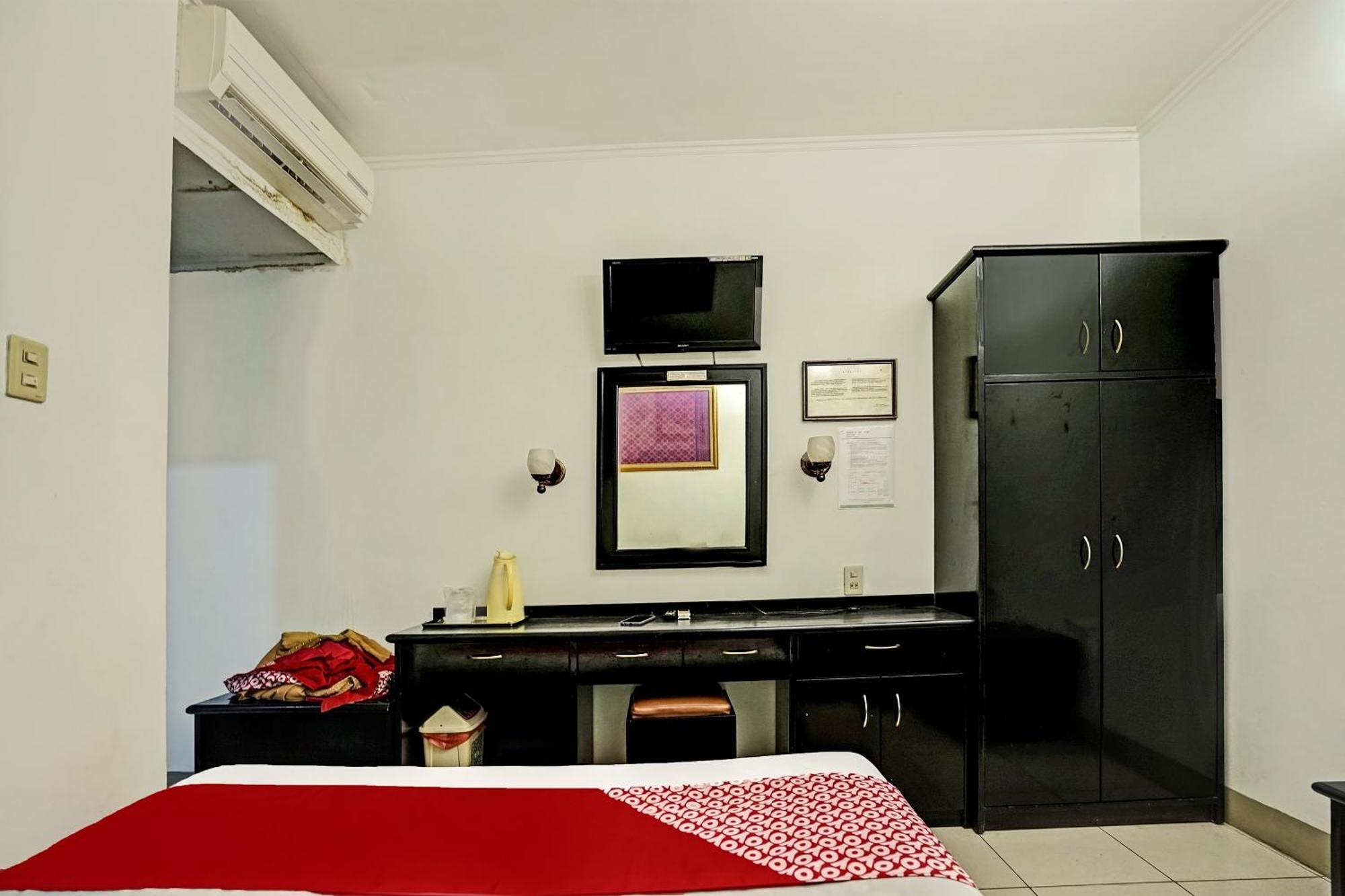 Super Oyo 91805 Hotel Wisma Bari Palembang Esterno foto